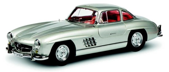 Mercedes-Benz 300 SL gullwing, strieborná